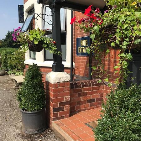 Rowton Poplars Hotel Chester Bagian luar foto