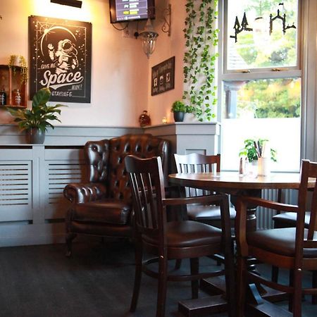 Rowton Poplars Hotel Chester Bagian luar foto