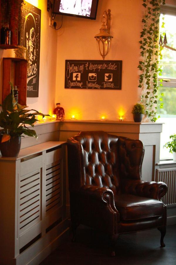 Rowton Poplars Hotel Chester Bagian luar foto
